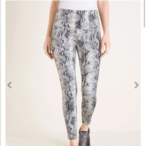 Chicos zenergy so slimming snakeskin leggings